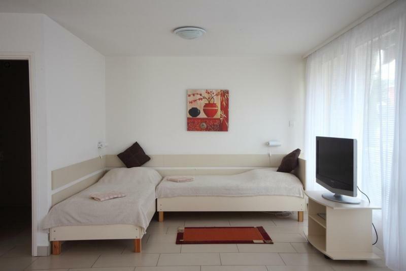 Siesta Apartmanhaz Balatonfuered Buitenkant foto