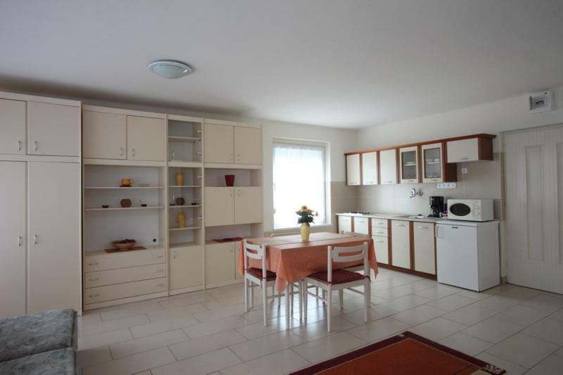 Siesta Apartmanhaz Balatonfuered Buitenkant foto
