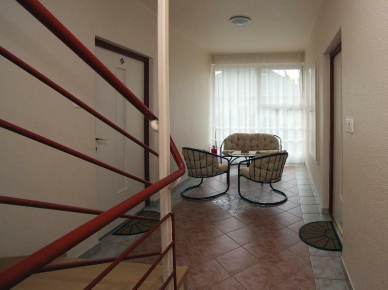Siesta Apartmanhaz Balatonfuered Buitenkant foto