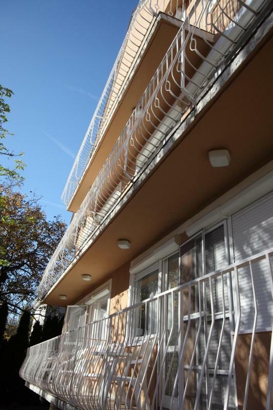 Siesta Apartmanhaz Balatonfuered Buitenkant foto